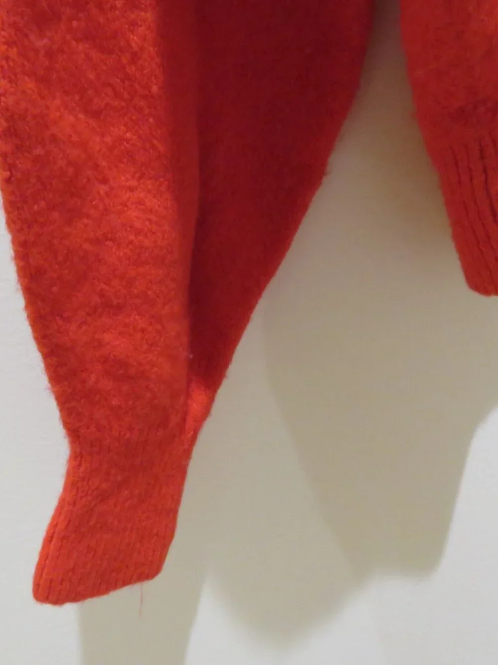 MADEWELL Wedged V-Neck Sweater in Bright Cherry Red Medium Wool Blend Preppy - Picture 5 of 12